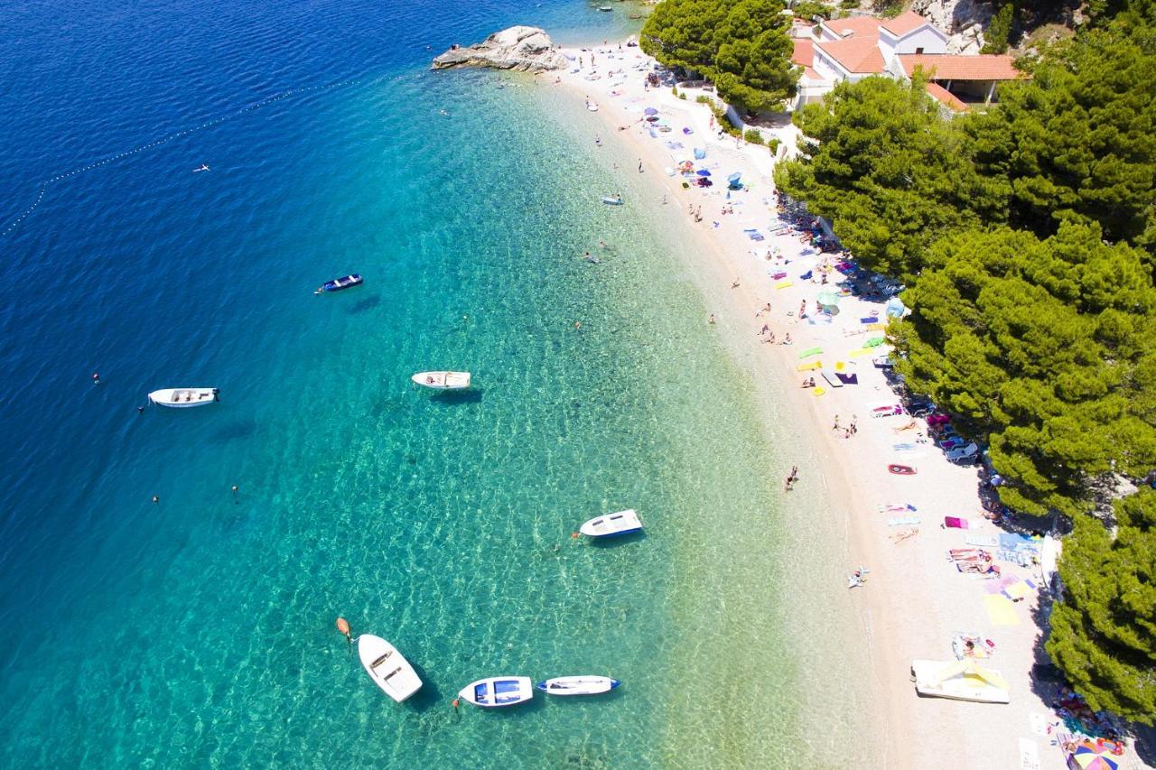 Apartments By The Sea Brela, Makarska - 6688 Zewnętrze zdjęcie