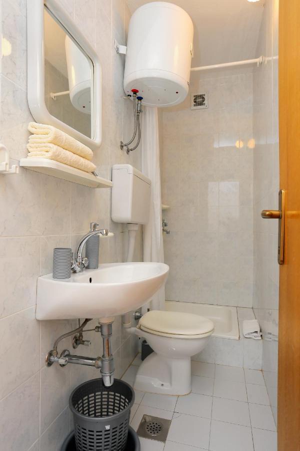 Apartments By The Sea Brela, Makarska - 6688 Zewnętrze zdjęcie