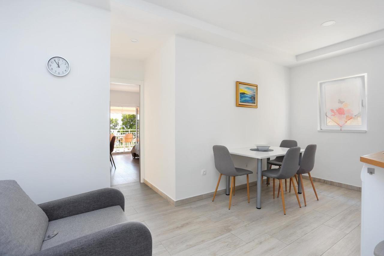 Apartments By The Sea Brela, Makarska - 6688 Zewnętrze zdjęcie