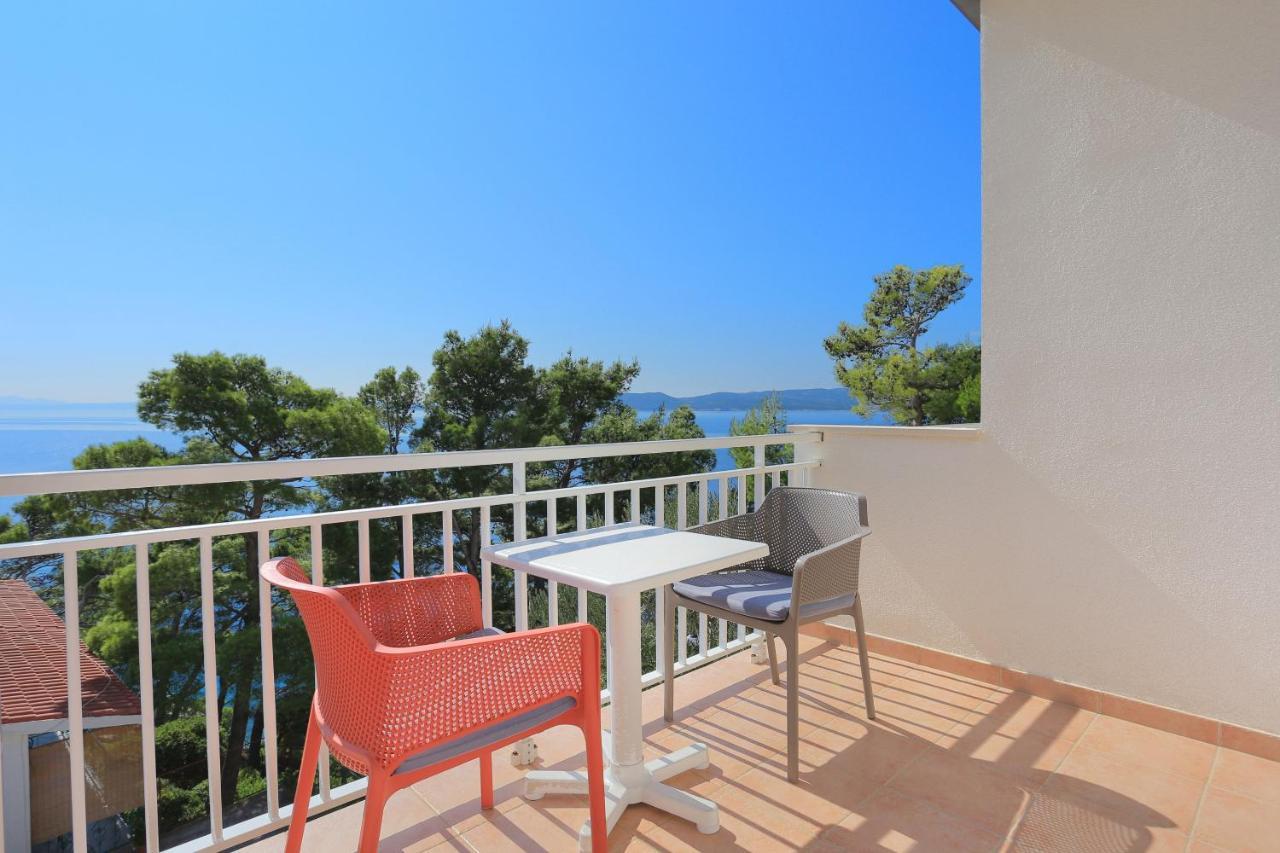 Apartments By The Sea Brela, Makarska - 6688 Zewnętrze zdjęcie