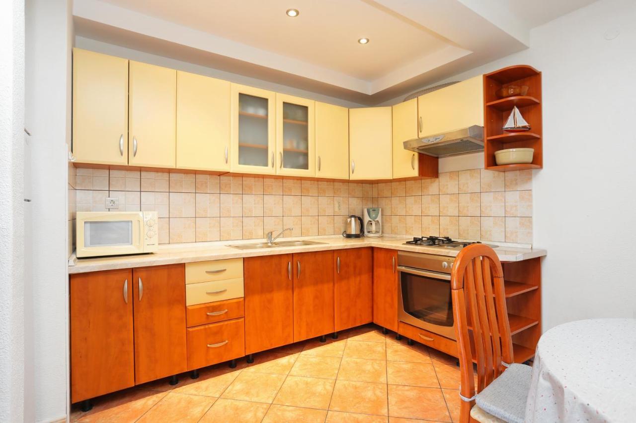 Apartments By The Sea Brela, Makarska - 6688 Zewnętrze zdjęcie