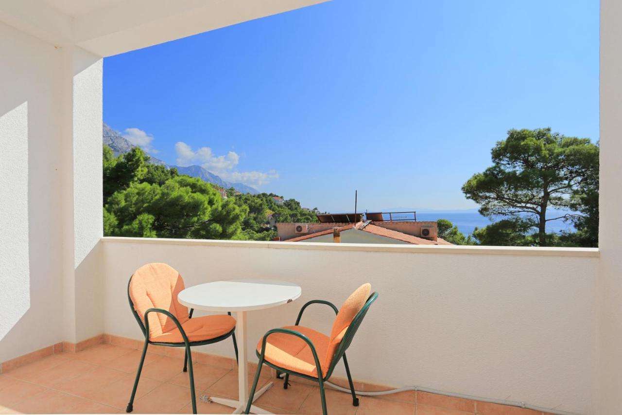 Apartments By The Sea Brela, Makarska - 6688 Zewnętrze zdjęcie