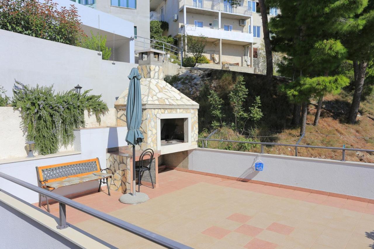 Apartments By The Sea Brela, Makarska - 6688 Zewnętrze zdjęcie